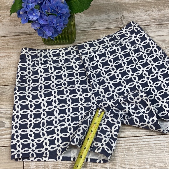 Gray and White patterned 5” shorts Merona size 8 - Picture 6 of 6